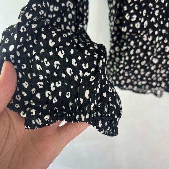 Urban Romantics Long Sleeve Smocked Peplum Patterned Blouse Size XS - Picture 4 of 9